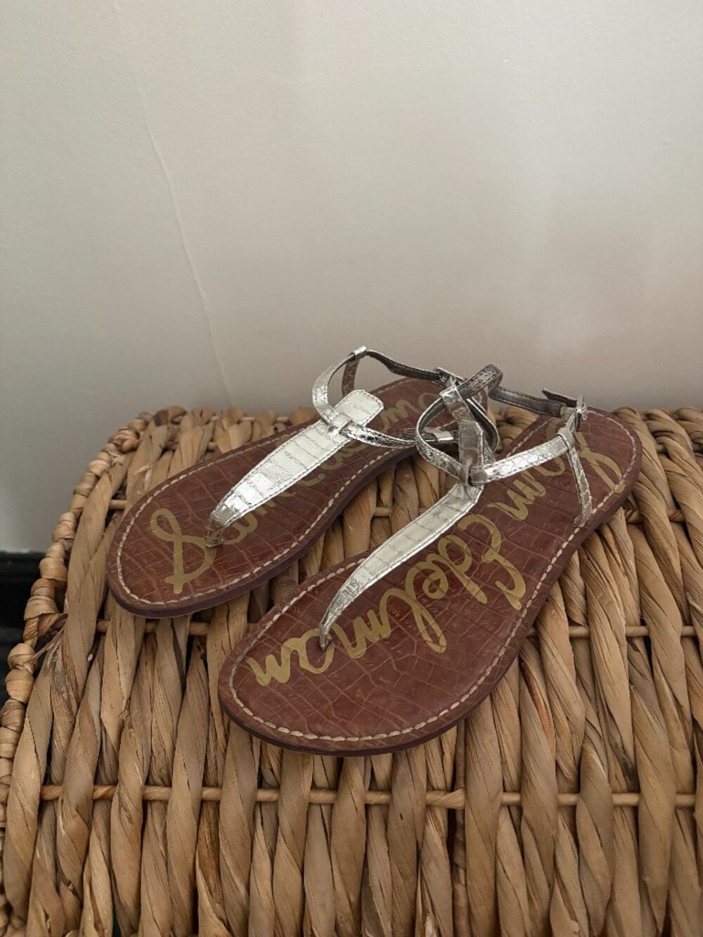 Sam Edelman Gigi Silver Metallic Croc T-Strap Sandals Size 7.5